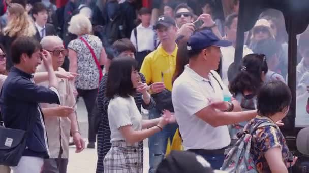 Tempio più famoso di Tokyo - Il Tempio Senso-Ji di Asakusa - TOKYO, GIAPPONE - 12 GIUGNO 2018 — Video Stock