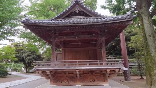 Berühmter shinto-schrein in tokyo - der nezu jinja im bunker — Stockvideo