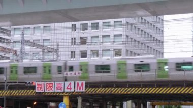 Ulaşım ve plan trenler Tokyo İstasyonu - şehrin merkez demiryolu İstasyonu - Tokyo, Japonya - 19 Haziran 2018