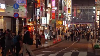 Shibuya geceleri - Tokyo - Tokyo, Japonya - 12 Haziran 2018 yoğun bir yerde