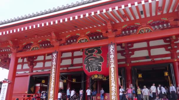 Templo Senso-Ji en Tokio - famoso Sensoji en Asakusa - TOKYO, JAPÓN - 12 DE JUNIO DE 2018 — Vídeos de Stock