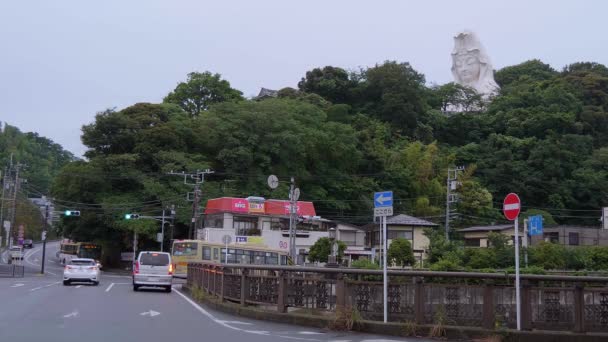 Ofuna anıt ve heykel hill - Ofuna Kannon - Tokyo, Japonya - 18 Haziran 2018 — Stok video