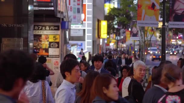 Shibuya nachts - een drukke plek in Tokyo - Tokyo, Japan - 12 juni, 2018 — Stockvideo