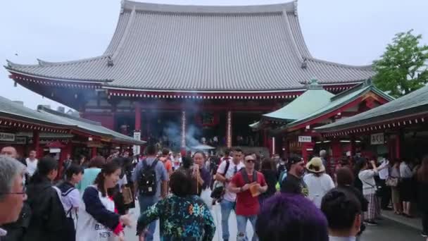 Senso-ji tempel in tokyo - berühmter sensoji in asakusa - tokyo, japan - 12. Juni 2018 — Stockvideo