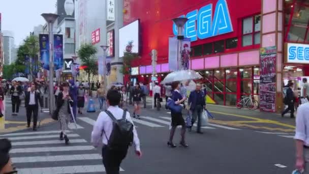 Promenade à travers Ikebukuro à Toshima Tokyo - TOKYO, JAPON - 18 JUIN 2018 — Video