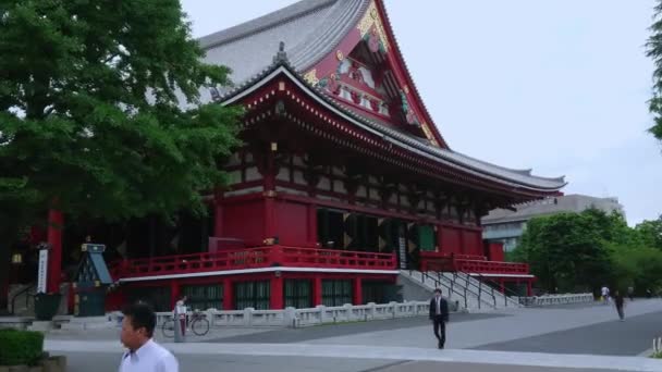 Senso-Ji Rozciągacz w Tokio - słynny Sensoji w Asakusa - Tokio, Japonia - 12 czerwca 2018 r. — Wideo stockowe