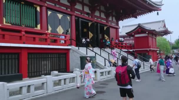 Найвідоміший храм у Токіо - Senso-Ji Temple в Асакуса - Токіо, Японія - 12 червня 2018 — стокове відео