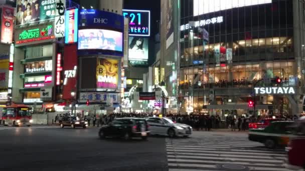 Walking prostřednictvím Shubuya - oblíbené místo v Tokiu - Tokio, Japonsko - 12 červen 2018 — Stock video