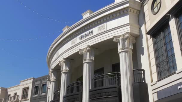 Versace store at Rodeo Drive in Beverly Hills - CALIFORNIA, USA - 18 marca 2019 — Wideo stockowe