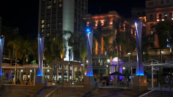 Horton Plaza Park au quartier historique des lampes à essence de San Diego la nuit - CALIFORNIA, États-Unis - 18 MARS 2019 — Video