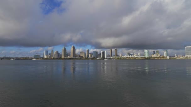 Skyline of San Diego széles látószögű nézet - CALIFORNIA, USA - MÁRCIUS 18, 2019 — Stock videók