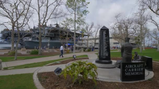 Memorial da transportadora aérea em San Diego - CALIFORNIA, EUA - 18 de março de 2019 — Vídeo de Stock