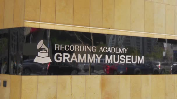 Grammy Museum in Los Angeles Downtown - CALIFORNIA, EUA - 18 de março de 2019 — Vídeo de Stock