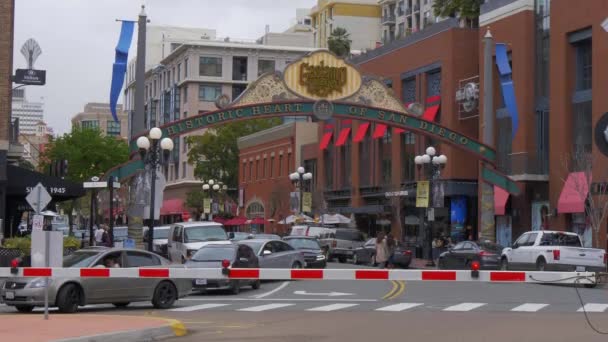 Historic Heart of San Diego - the Gaslamp district - CALIFORNIA, USA - MARCH 18, 2019 — Stock Video