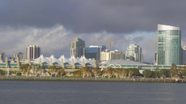 Les grands bâtiments du centre-ville de San Diego - CALIFORNIA, USA - 18 MARS 2019 — Video