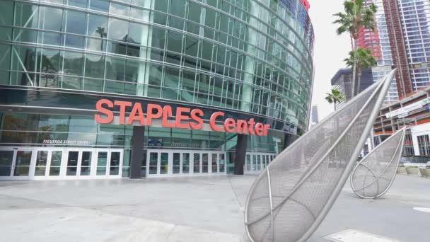 Staples Center Arena in Los Angeles Downtown - CALIFORNIA, USA - 18. MÄRZ 2019 — Stockvideo