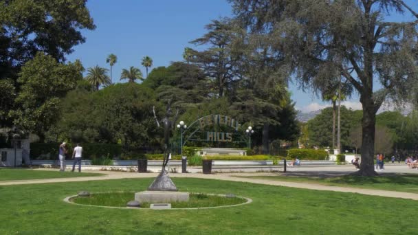 Beverly Gardens Park in Beverly Hills - CALIFORNIA, USA - Μάρτιος 18, 2019 — Αρχείο Βίντεο