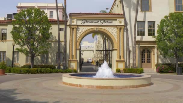 Paramount Pictures film studios at Los Angeles - CALIFORNIA, USA - MARCH 18, 2019 — Stock Video