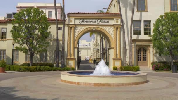 Paramount Pictures estudios de cine en Los Ángeles - CALIFORNIA, EE.UU. - 18 DE MARZO DE 2019 — Vídeo de stock