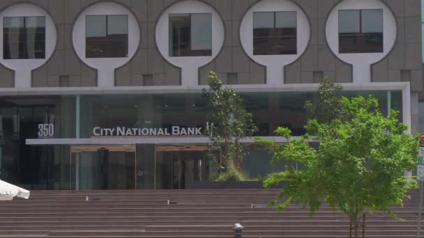 Здание City National Bank в центре Лос-Анджелеса - КАЛИФОРНИЯ, США - 18 МАРТА 2019 — стоковое видео