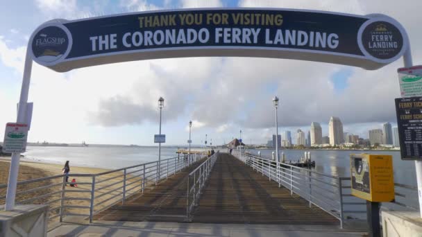 Coronado Ferry Landing Pier - CALIFORNIA, USA - 18 marca 2019 — Wideo stockowe