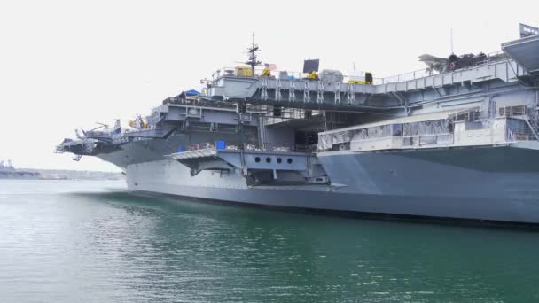 USS Midway museum historische vliegdekschip - CALIFORNIA, USA - 18 maart 2019 — Stockvideo