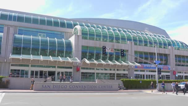 San Diego Convention Center - CALIFORNIA, USA - MARCH 18, 2019 — Stock Video