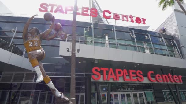 Staples Center Arena in Los Angeles Downtown - CALIFORNIA, Verenigde Staten - 18 maart 2019 — Stockvideo