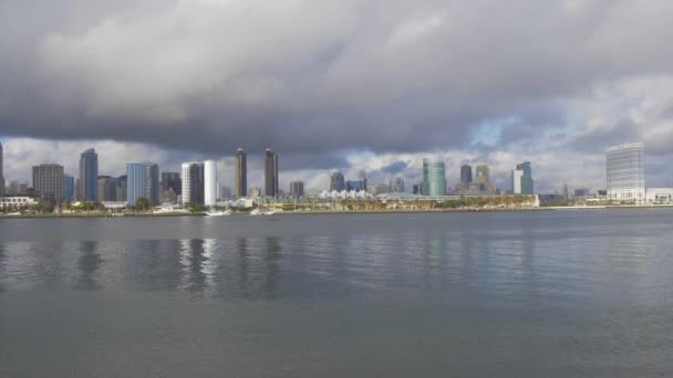 Skyline of San Diego széles látószögű nézet - CALIFORNIA, USA - MÁRCIUS 18, 2019 — Stock videók