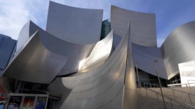 Los Angeles 'taki Disney Konser Salonunun Modern Mimarisi - CALIFORNIA, ABD - 18 Mart 2019