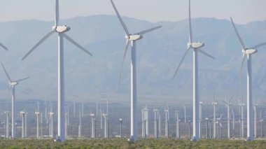 Kaliforniya 'daki Palm Springs yel değirmenleri