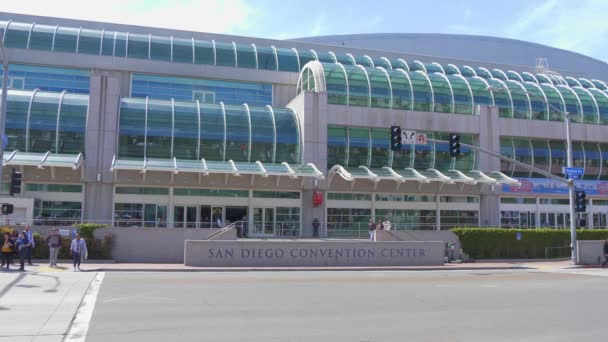 San Diego Convention Center - CALIFORNIA, USA - MARCH 18, 2019 — Stock Video