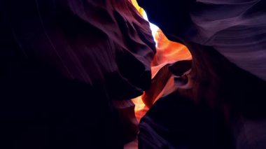 Arizona 'daki Aşağı Antilop Kanyonu. Çöldeki en güzel yer.