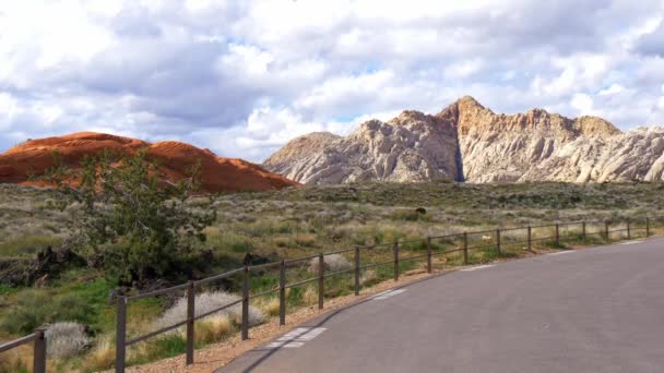 Naturskön rutt genom Snow Canyon i Utah — Stockvideo