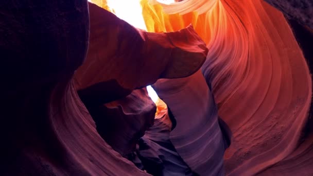 アンテロープキャニオン-砂岩の岩の素晴らしい色 — ストック動画