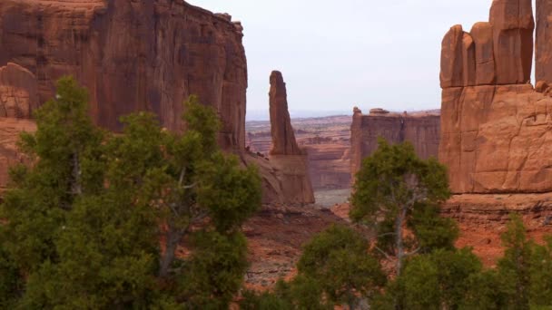 Parque Nacional Arches en Utah - famoso monumento — Vídeos de Stock