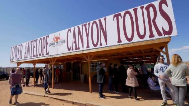 Lower Antelope Canyon Tours in Arizona - UTAH, Verenigde Staten - 20 maart 2019 — Stockvideo