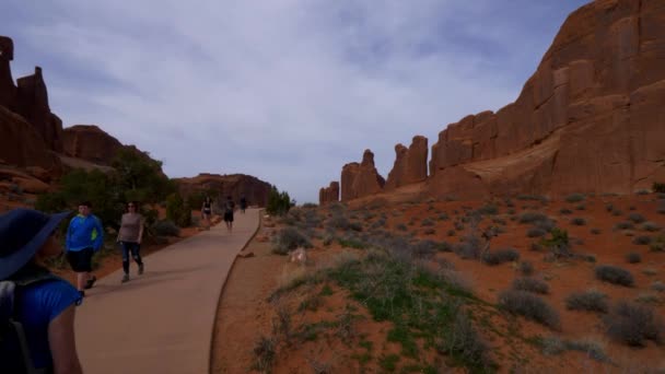 Parque Nacional dos Arcos em Utah - UTAH, EUA - 20 de março de 2019 — Vídeo de Stock