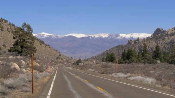 Сценічна дорога через гори Сьєрра - Невада. — стокове відео