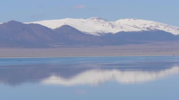 Mono Lake in der östlichen Sierra Nevada — Stockvideo