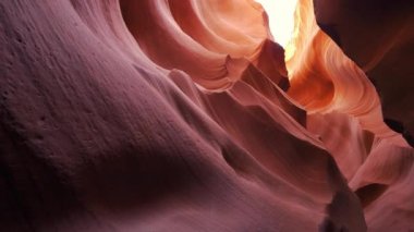 Antilop Kanyonu - kumtaşı kayalarının inanılmaz renkleri