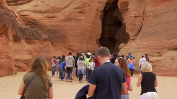 Entrée de Upper Antelope Canyon - PAGE, USA - 29 MARS 2019 — Video