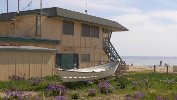 Malibu Lifeguards Hoofdkwartier Zuma Beach - MALIBU, USA - 29 maart 2019 — Stockvideo