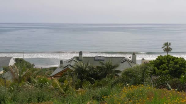 Ekskluzywne rezydencje na plaży Malibu na Pacific Coast Highway — Wideo stockowe