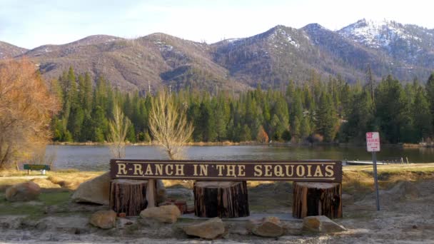 Ranch im Sequoia National Forest - RIVERKERN, USA - 29. MÄRZ 2019 — Stockvideo