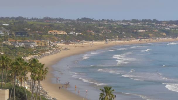 La costa de Malibú - MALIBU, EE.UU. - 29 DE MARZO DE 2019 — Vídeo de stock