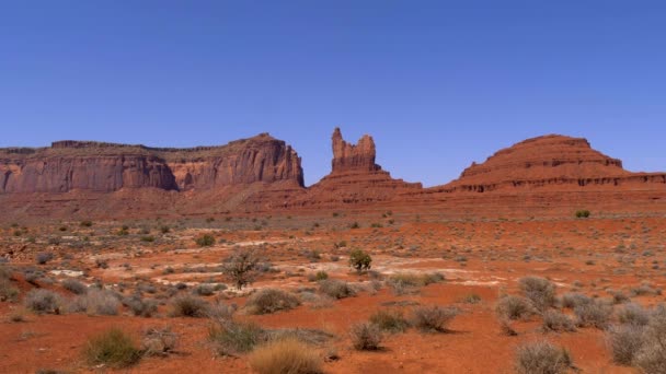 ユタ州の砂漠にある有名な記念碑バレー — ストック動画