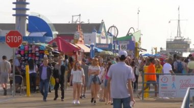 Los Angeles 'taki Santa Monica İskelesi - LOS ANGELES, ABD - 29 Mart 2019