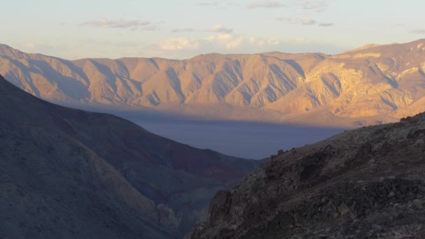 Бесконечный пейзаж калифорнийской Долины Смерти — стоковое видео