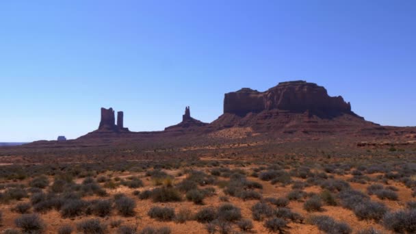Erstaunliche Felsskulpturen im Monument Valley — Stockvideo